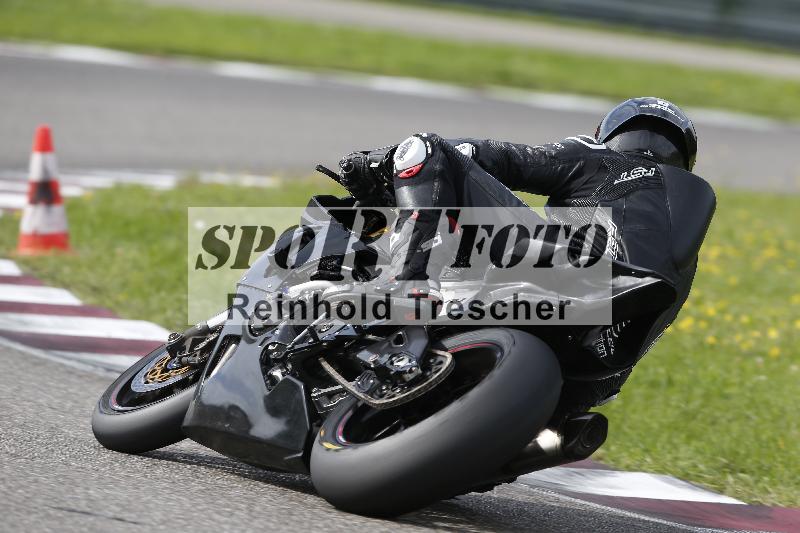 /Archiv-2025/53 16.09.2025 Track Day Domi Aegerter ADR/Gruppe rot/backside